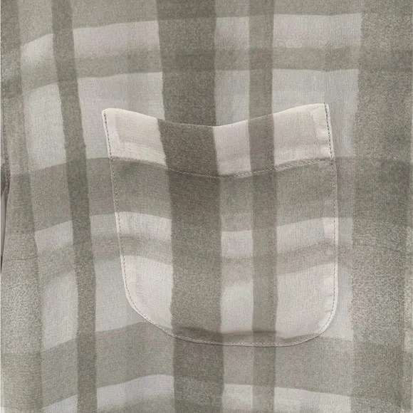 Liz Claiborne Checked Top P/Medium - Picture 4 of 5